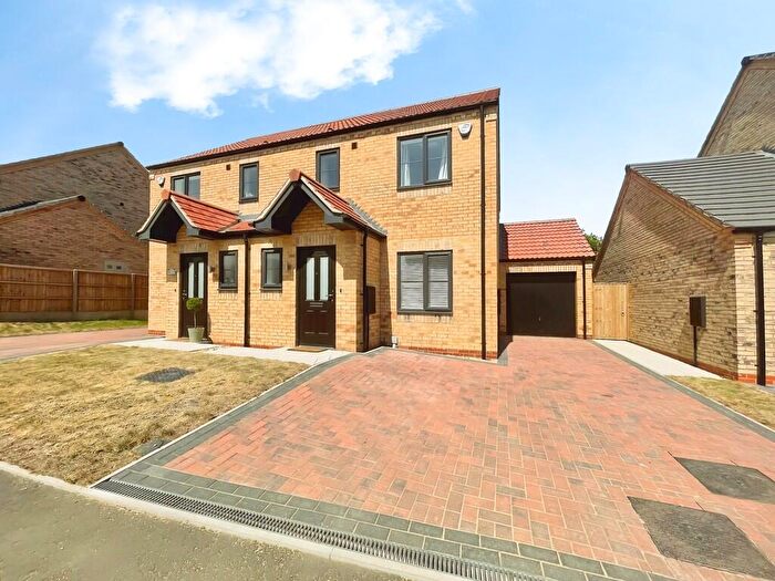3 Bedroom Semi-Detached House To Rent In Gibson Road, Lincoln, LN2