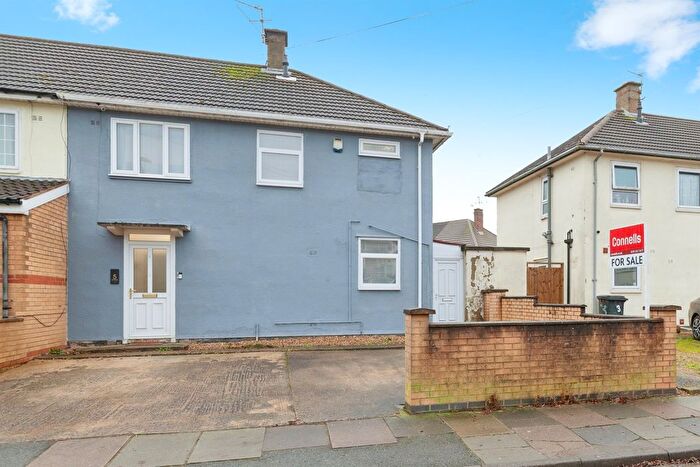 3 Bedroom Semi-Detached House For Sale In Howden Road, Leicester, LE2