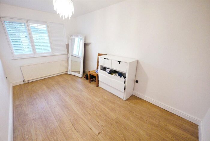 3 Bedroom Terraced House For Sale In London Road, Brentwood, Essex, CM14