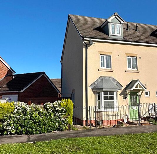 4 Bedroom Semi-detached House To Rent In Amport Lane Kingsway, Quedgeley, Gloucester, GL2
