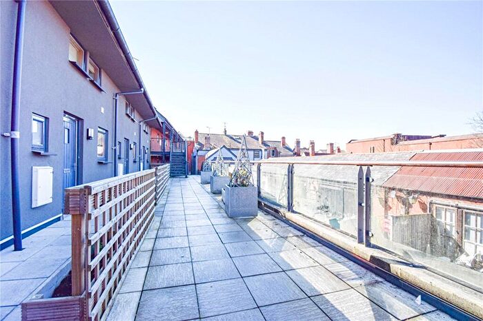 3 Bedroom Apartment For Sale In Crossmolina Buildings, Snuff Street, Devizes, SN10