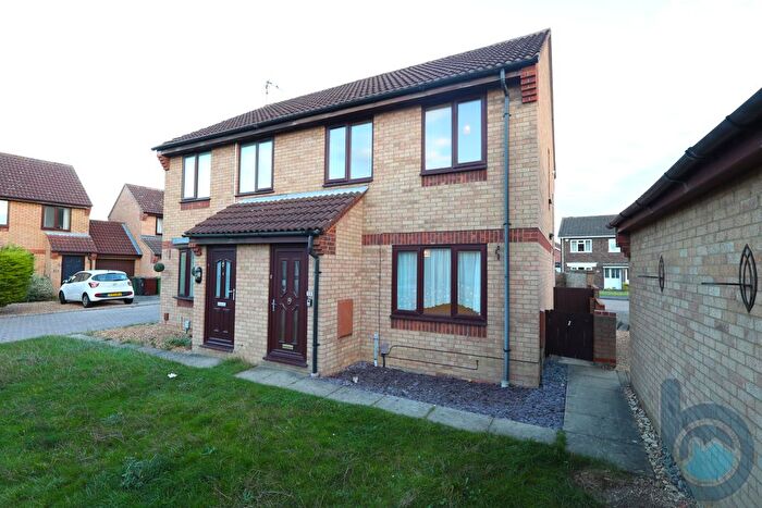 3 Bedroom Semi Detached House To Rent In Mardale Gardens, Peterborough, PE4