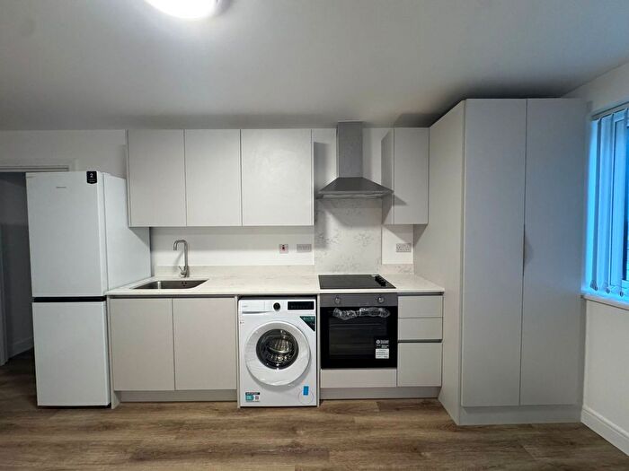 1 Bedroom Flat To Rent In Greenford Road, UB6