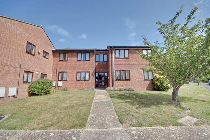 2 Bedroom Flat To Rent In Stirling Court, Inverness Avenue, Fareham, PO15