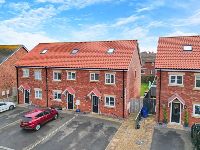 3 Bedroom End Of Terrace House For Sale In Highfield Road, Whitby, YO21