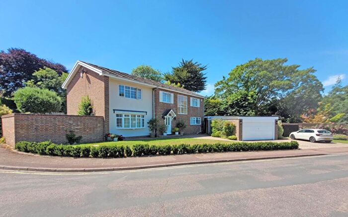 4 Bedroom Detached House For Sale In The Dentons, Off Denton Road, BN20