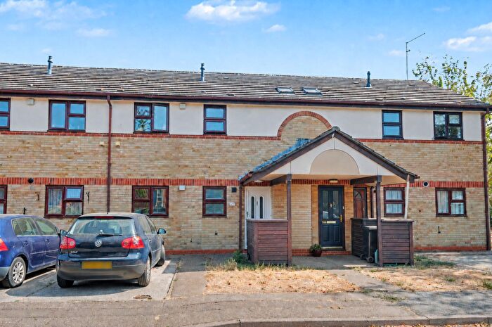 1 Bedroom Apartment For Sale In Pollards Green, Chelmer Village, Chelmsford, CM2