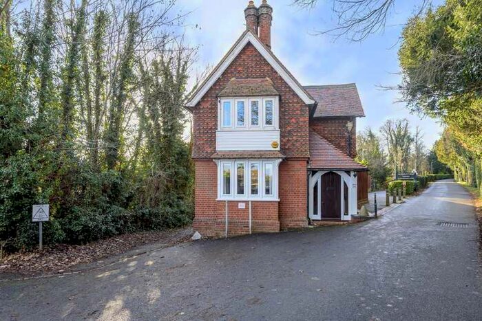 3 Bedroom Detached House To Rent In Paradise Road, Henley-on-thames, RG9
