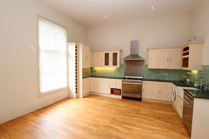 2 Bedroom Apartment To Rent In Westbury House, Derby Road, NG7