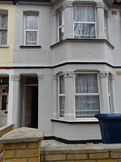 4 Bedroom Terraced House To Rent In Alexandra Avenue, Southall, UB1
