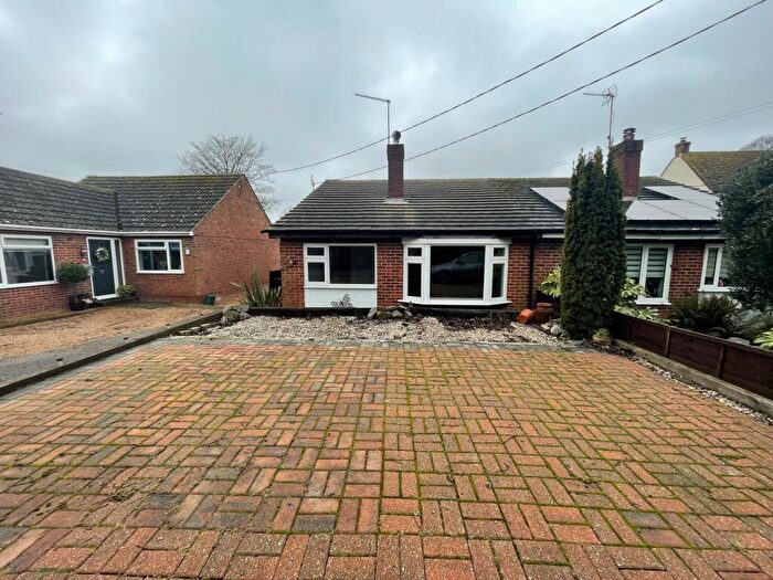 2 Bedroom Bungalow For Sale In Homestead Lane, East Studdal, CT15