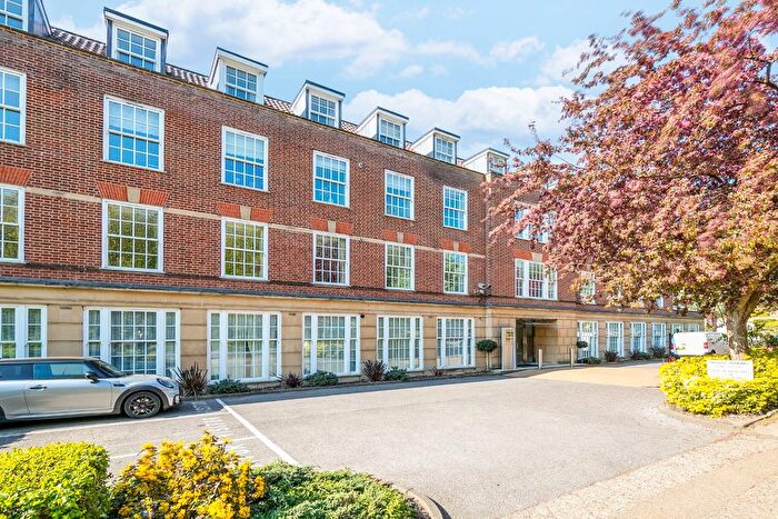2 Bedroom Flat For Sale In Rosanne House, Bridge Road, Welwyn Garden City, Hertfordshire, AL8
