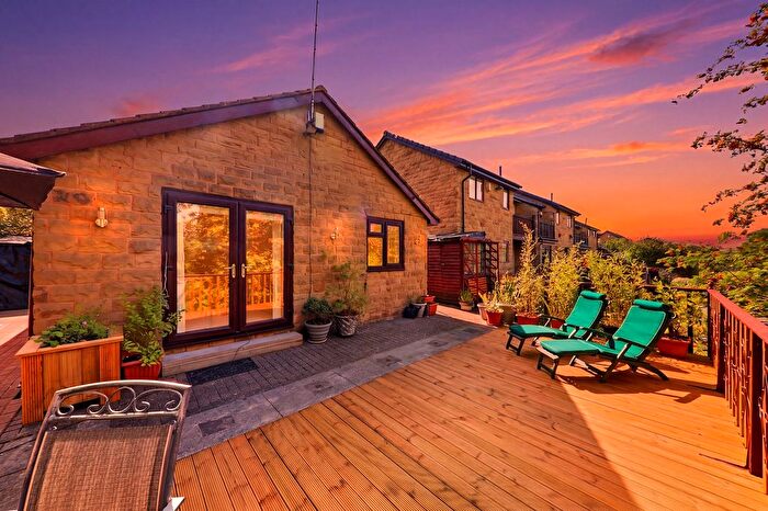 2 Bedroom Bungalow For Sale In Airedale Quay, Leeds, LS13