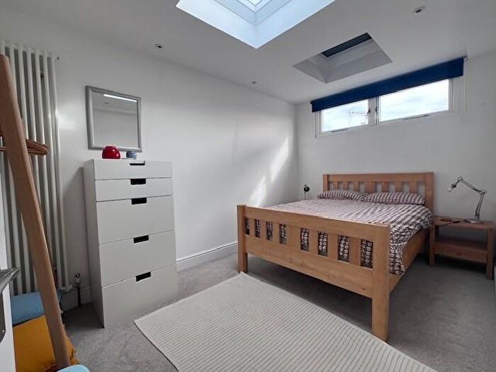 2 Bedroom Flat To Rent In Whitwell Road, Southsea, PO4