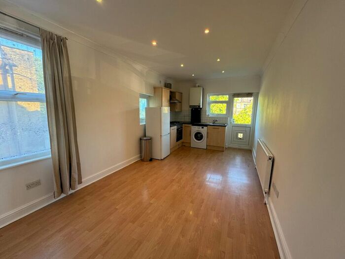 1 Bedroom Flat To Rent In A Newport Rd, London, E10