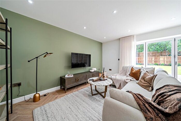 3 Bedroom Detached House For Sale In Turpington Lane, Bromley, BR2