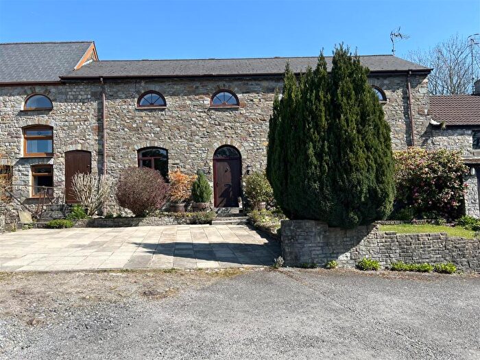 3 Bedroom Barn Conversion For Sale In Cwmynysminton Road, Aberdare, CF44