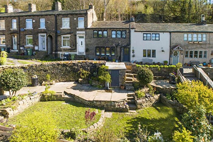 2 Bedroom Cottage For Sale In Greenhill Road, Longwood, Huddersfield, HD3