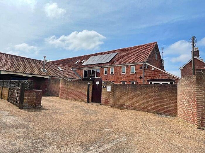 4 Bedroom Semi-Detached House For Sale In Hobland Road, Bradwell, NR31