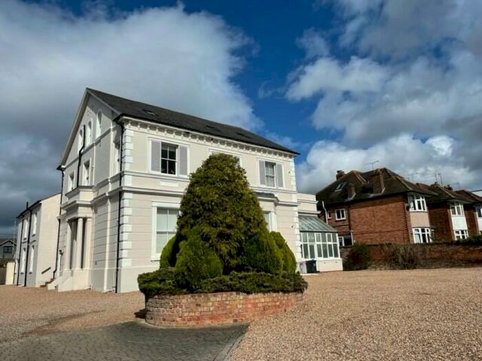 1 Bedroom Apartment To Rent In Warwick Place, Leamington Spa, CV32