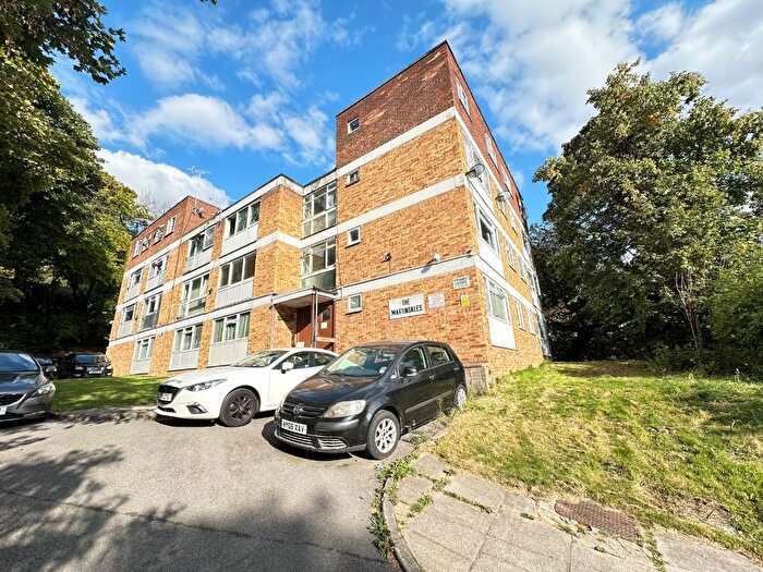 1 Bedroom Studio To Rent In The Martindales, - Crescent Road, Luton, Bedfordshire, LU2