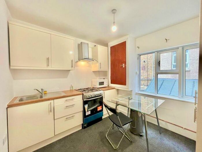4 Bedroom Flat To Rent In Chalton Street, NW1