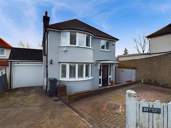 4 Bedroom Detached House For Sale In St. Margarets Road, Coulsdon, CR5