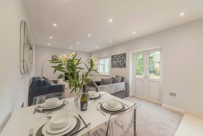 1 Bedroom Apartment To Rent In Kennel Ride, Ascot, Berkshire, SL5