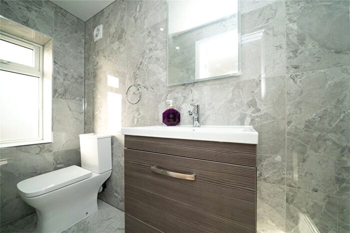 3 Bedroom End Of Terrace House For Sale In Chertsey, Surrey, KT16