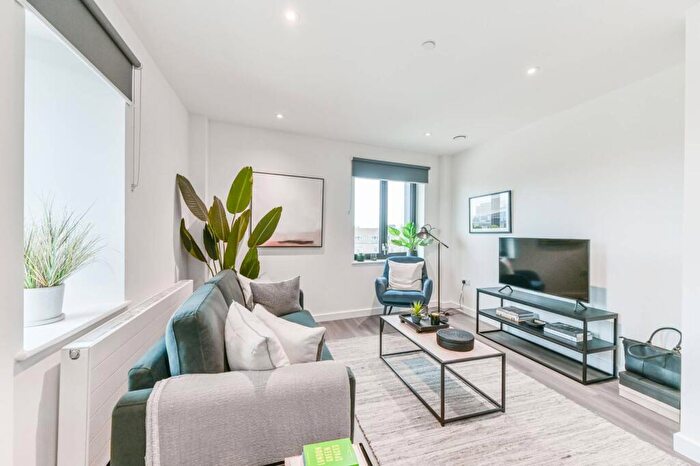 2 Bedroom Flat To Rent In College Road, Croydon, CR0