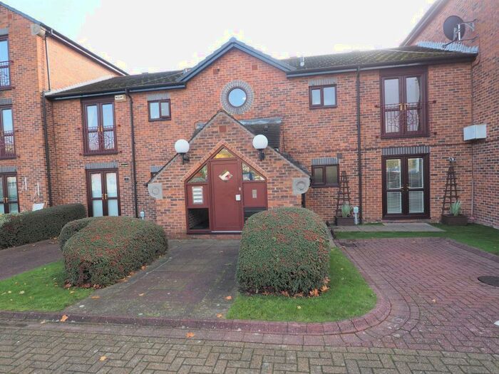 2 Bedroom Apartment To Rent In Kingston Wharf, Kingston Street, Hull, East Yorkshire, HU1