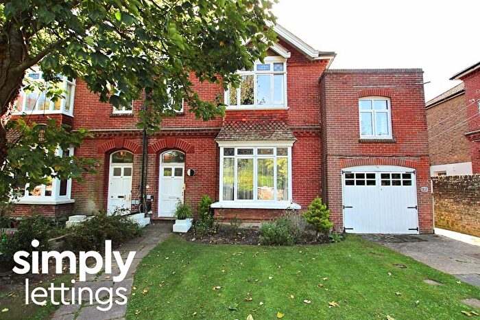 1 Bedroom Flat To Rent In Richmond Road, Worthing, BN11