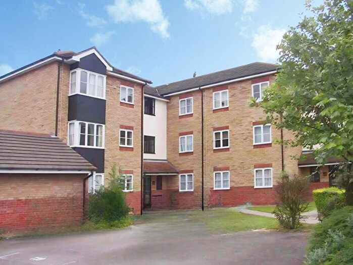 2 Bedroom Flat To Rent In Tamarin Gardens, Cambridge, CB1