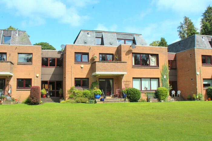 3 Bedroom Flat To Rent In Mannofield, Bearsden. Glasgow, G61