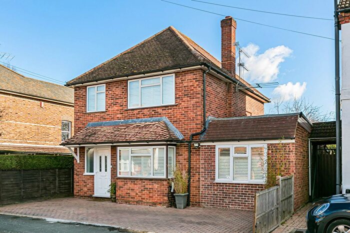 3 Bedroom Detached House For Sale In Queens Road, Egham, Surrey, TW20