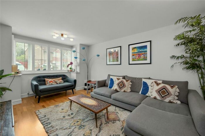 3 Bedroom End Of Terrace House To Rent In Locke King Road, Weybridge, Surrey, KT13