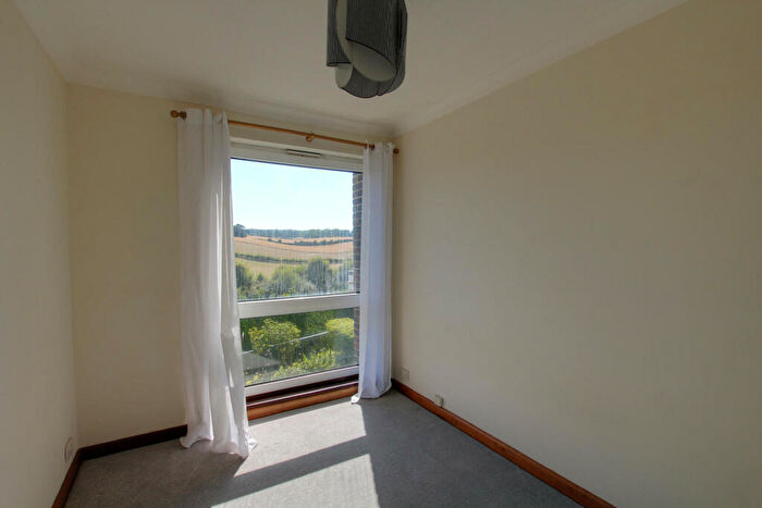 2 Bedroom Apartment For Sale In Shooters Hill, Pangbourne, Reading, Berkshire, RG8