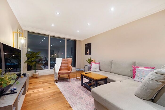 2 Bedroom Flat To Rent In Lords View, St. Johns Wood Road, NW8