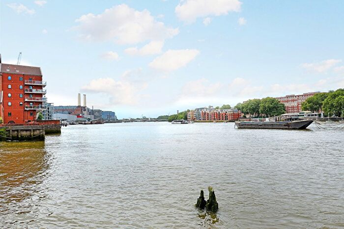 1 Bedroom Flat To Rent In Nine Elms Lane, London, SW8