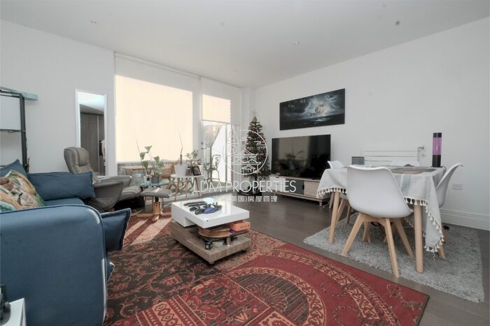 2 Bedroom Apartment To Rent In (August) Hamond Court, Queenshurst, Kingston Upon Thames, KT2