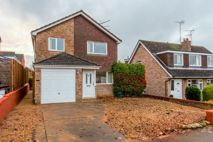 3 Bedroom Detached House To Rent In Springfield Avenue, Thrapston, NN14