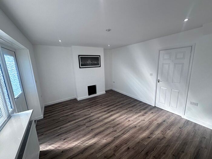 2 Bedroom Flat To Rent In Evans Terrace, Swansea, SA1