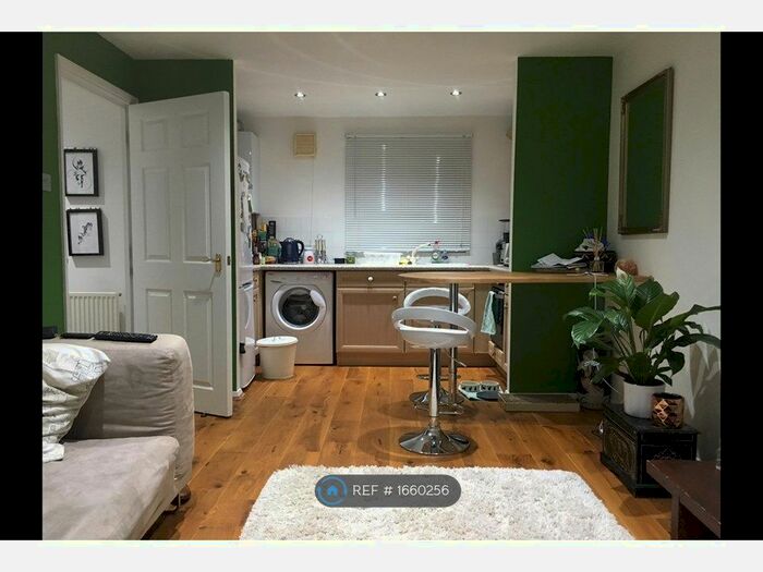 2 Bedroom Flat To Rent In Speldhurst Road, London, E9