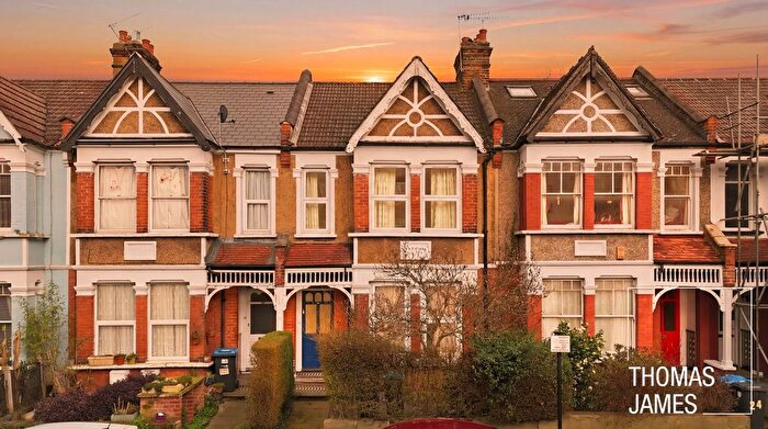 2 Bedroom Flat To Rent In St Andrews Road, Enfield, EN1