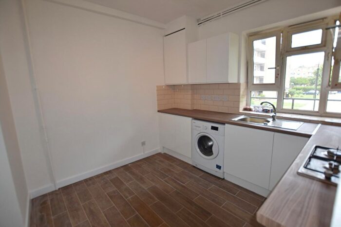 4 Bedroom Property To Rent In Broomhouse Lane, London, SW6