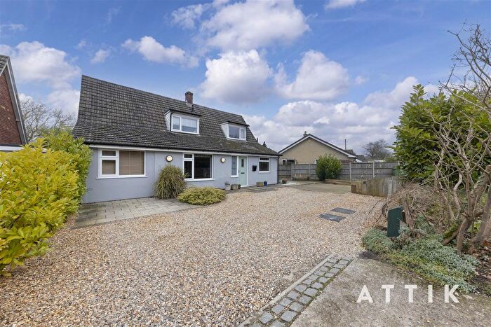 4 Bedroom Link Detached House For Sale In Chapel Road, Spooner Row, NR18
