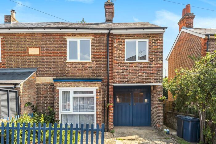 4 Bedroom Semi-Detached House To Rent In Hivings Hill, Chesham, HP5