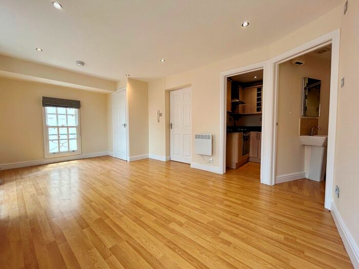 Studio To Rent In High Street, Cheltenham, GL50