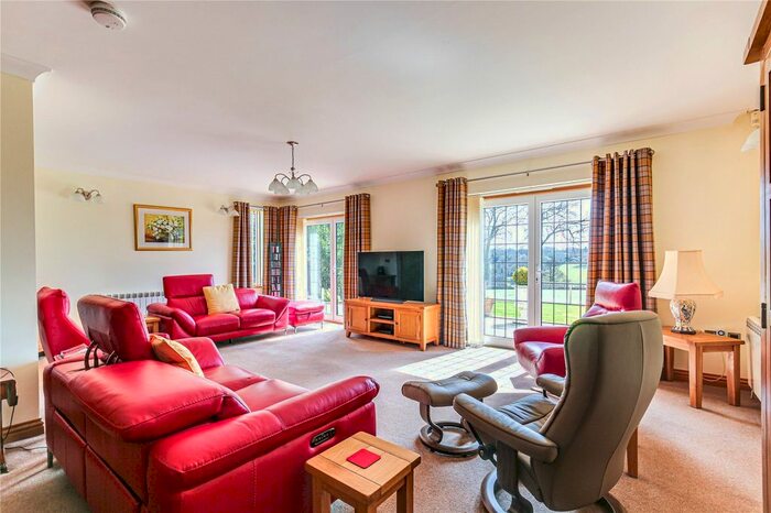 5 Bedroom Detached House For Sale In Beechwood Lane, Warlingham, Surrey, CR6