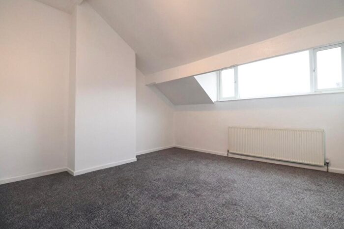 2 Bedroom End Of Terrace House To Rent In Greenock Place, Leeds, West Yorkshire, LS12